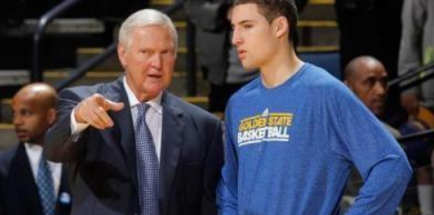 那不勒斯官方：洛博特卡在意杯赛前热身时左腿后胫肌拉伤（那不勒斯官宣：洛博特卡意杯赛前热身左腿后胫肌拉伤）