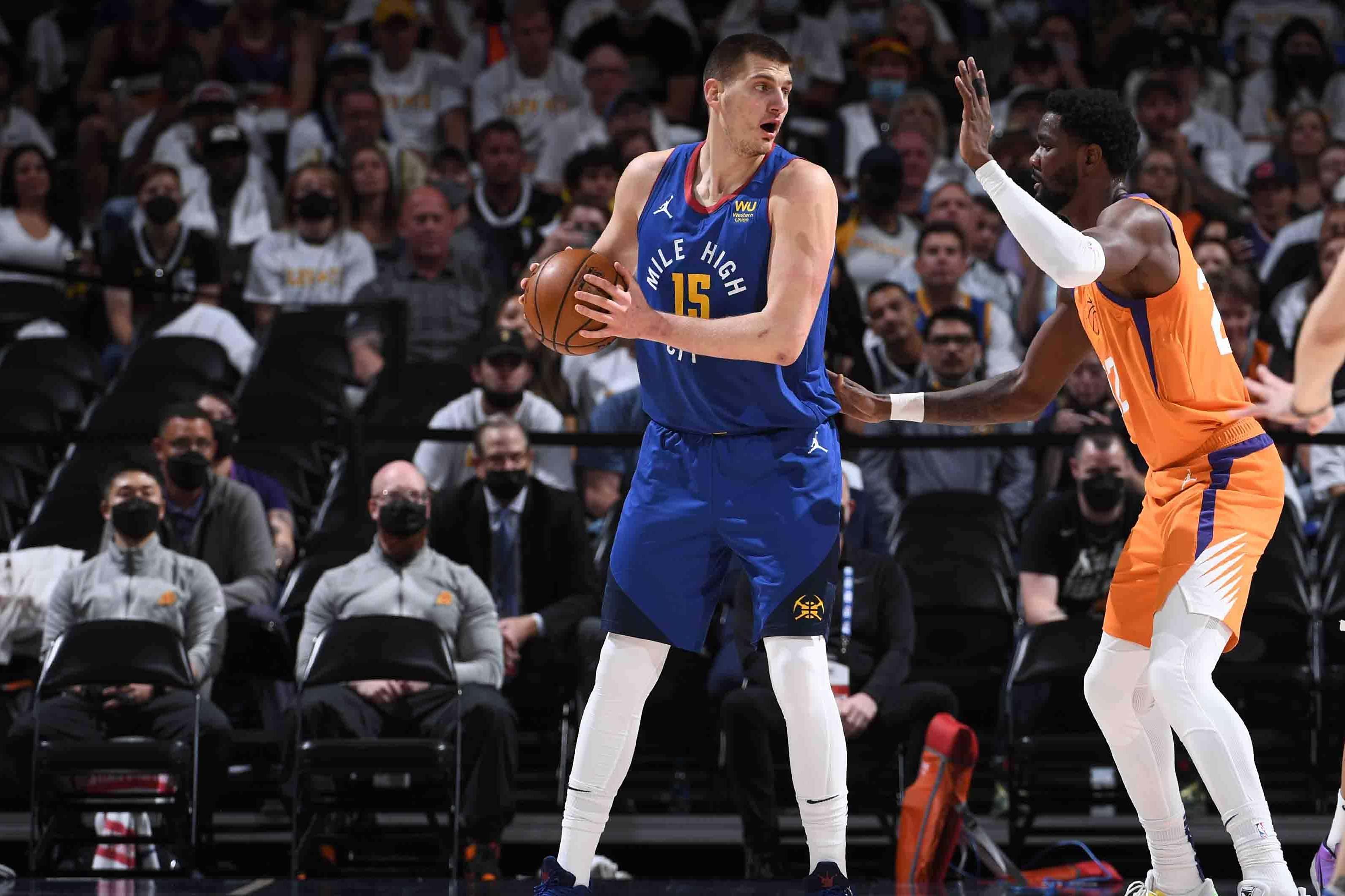 定位球魔术师：法国人乔弗尔如何在阿森纳打造自己的标志形象（法国人乔弗尔如何在阿森纳塑造定位球招牌风格）