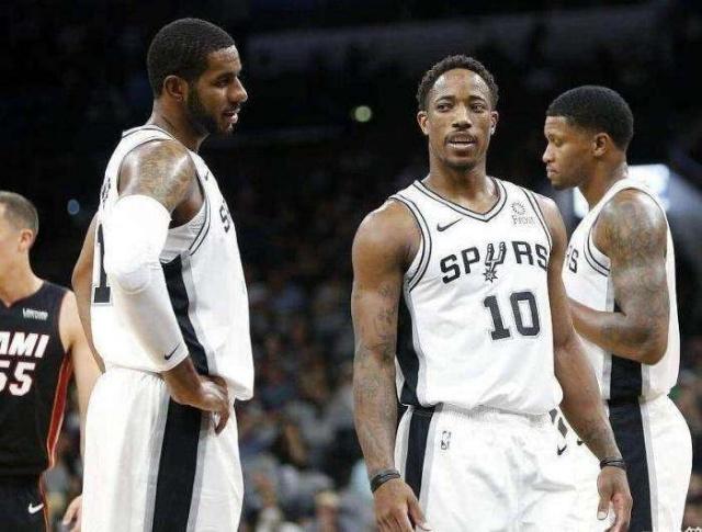 广东对抗训练！萨姆纳暴扣，王少杰好使，崔永熙未现身5v5！（广东队对抗训练！萨姆纳飞天暴扣，王少杰状态火热，崔永熙未参加5v5）