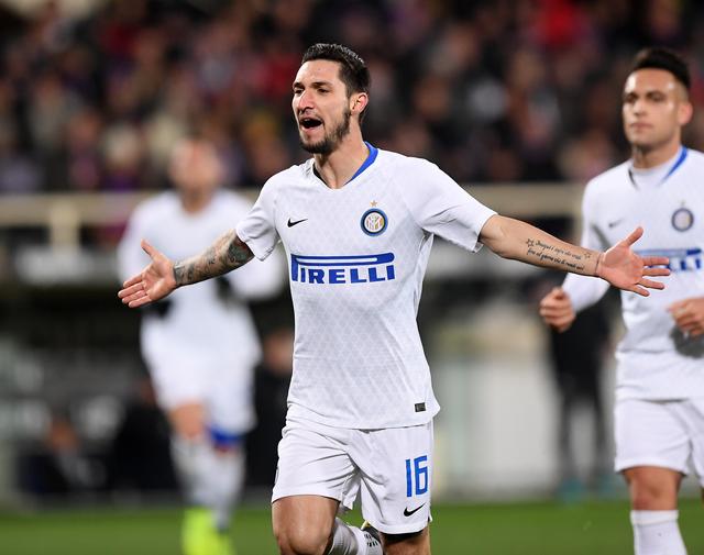 篮球勇士队内三分比赛，球星夺冠（勇士队内三分大赛，球星折桂）