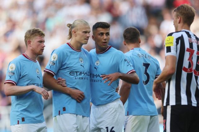 友谊赛阿森纳0-1热刺，萨尔中圈斩，哲凯赖什首秀【老佳】（热身赛热刺1-0阿森纳，萨尔中圈世界波制胜，德克兰赖斯完成首秀【老佳】）