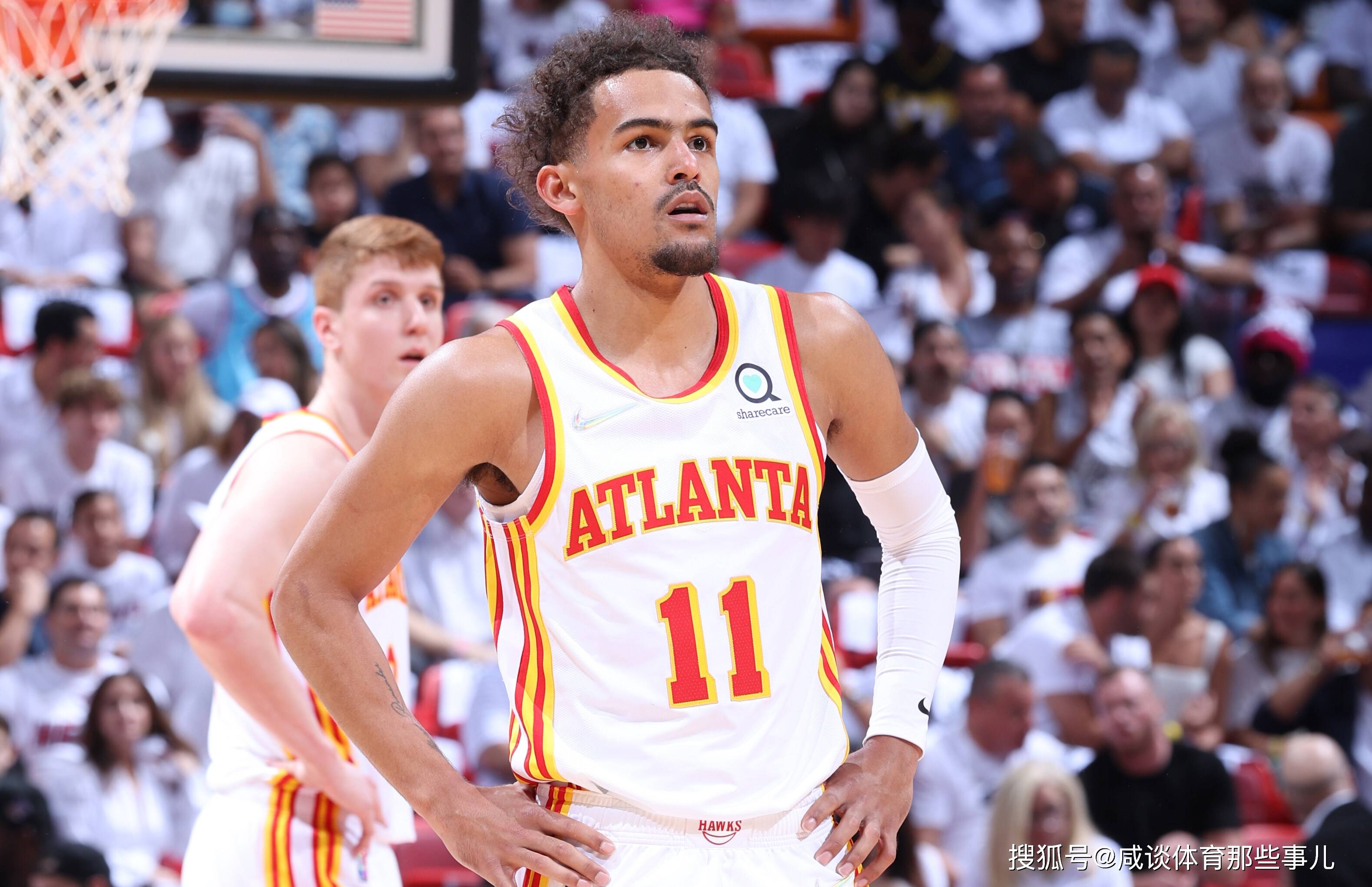 邮报：梅努希望冬窗离开曼联，有12家俱乐部对他感兴趣（邮报：梅努意欲在冬窗离开曼联，12家俱乐部对其有意）