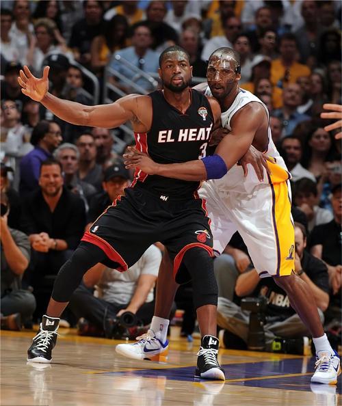 轰36+13+7夺冠！中国男篮又一15岁2米03前锋蹿升：新版小丁太猛（砍下36+13+7助队封王！中国男篮15岁2米03锋线新星崛起：新版小丁太猛）