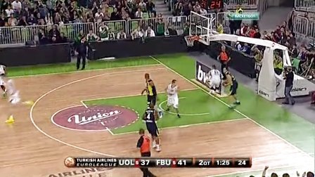 中超11月最佳球员候选：法比奥领衔，王燊超、吴曦、侯森在列（中超11月最佳球员候选出炉：法比奥领衔，王燊超、吴曦、侯森入围）