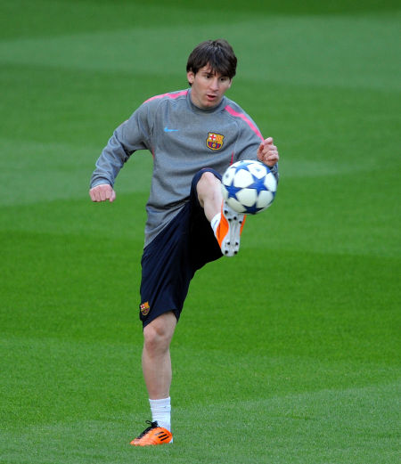 开拓者状态回升终止连败（开拓者回勇，连败止步）