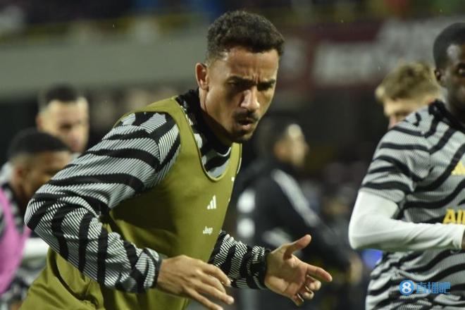 斯潘塞赛季新高＆追平生涯最高分，勇士6人得分上双不敌雷霆（斯潘塞砍赛季新高并追平生涯之最，勇士六人上双仍不敌雷霆）