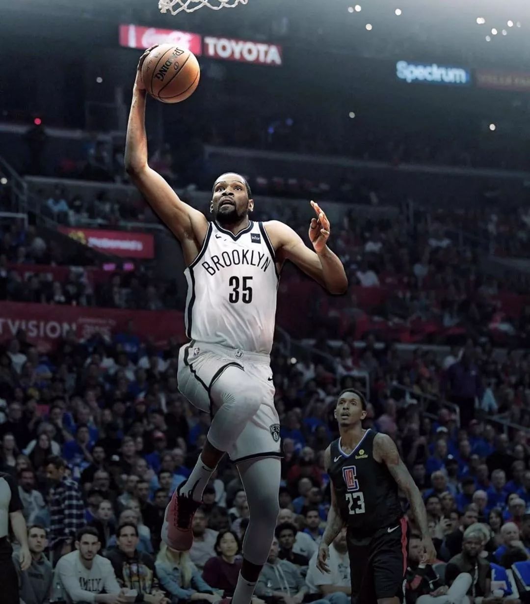 土媒：居莱尔出场75次后，皇马需向费内巴切支付200万欧奖金（土媒：居莱尔出场数达75场时，皇马将向费内巴切支付200万欧奖金）